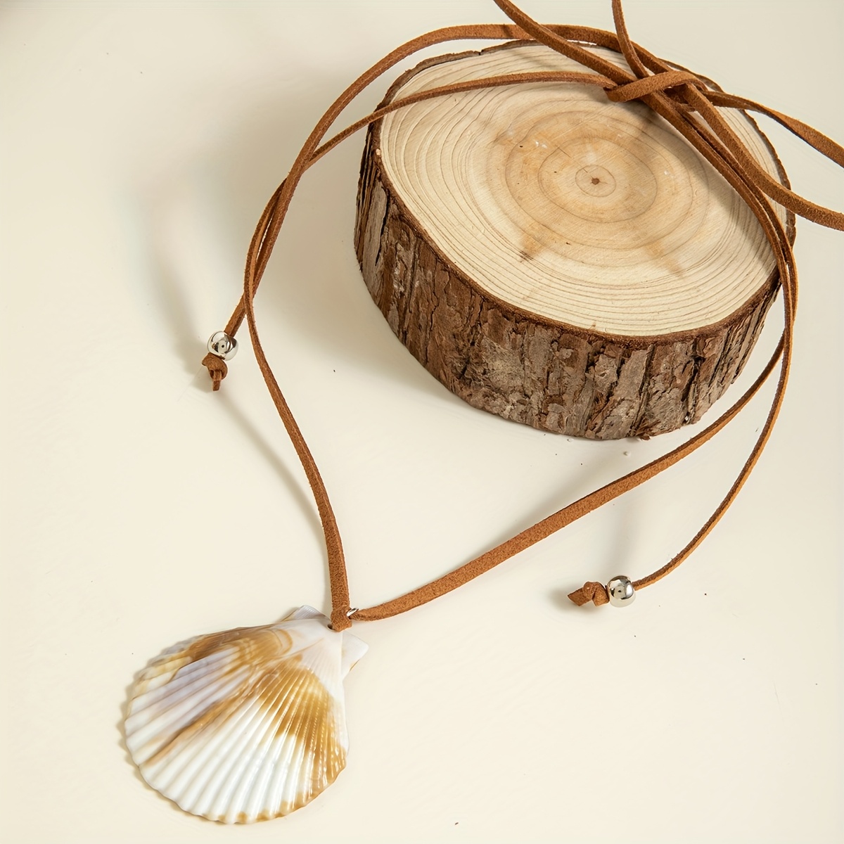 Polyester Hand Woven Shell Pendant Necklace for Women